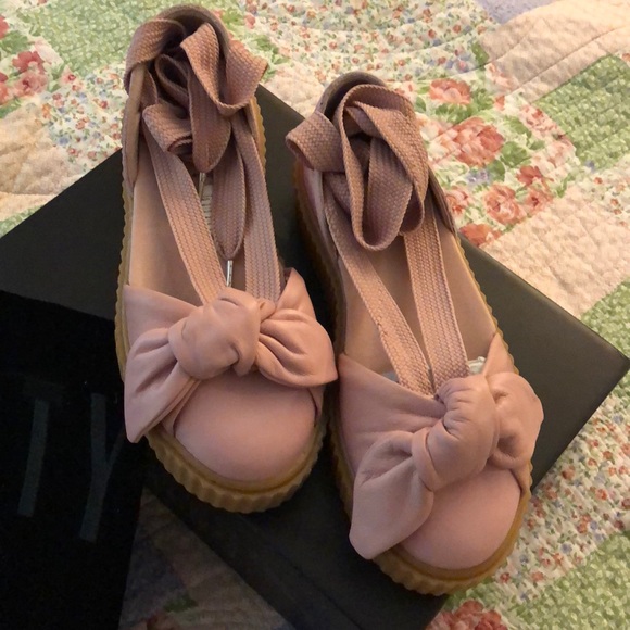 Fenty Puma Bow Leather Creeper Sandal, Silver Pink - Picture 3 of 4